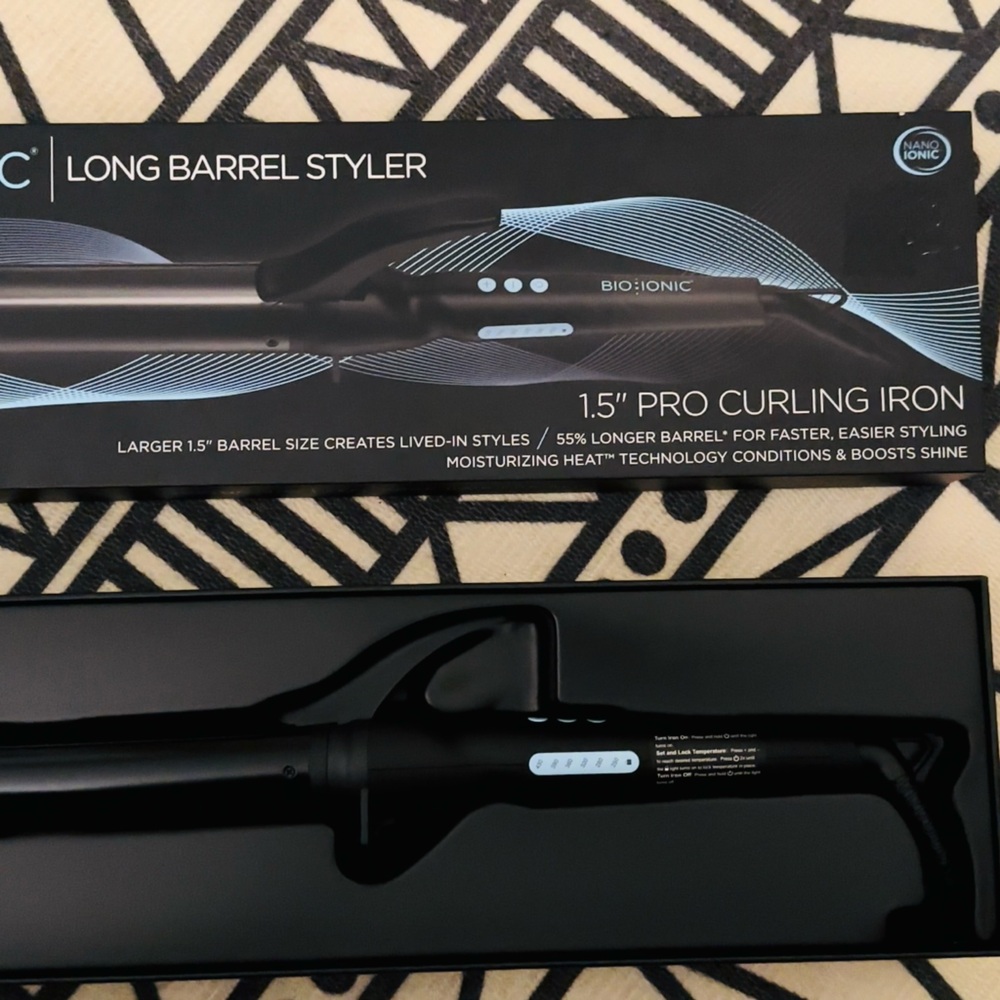 BIO IONIC- NEW! LONG BARREL CURLING IRON! (1.5”)